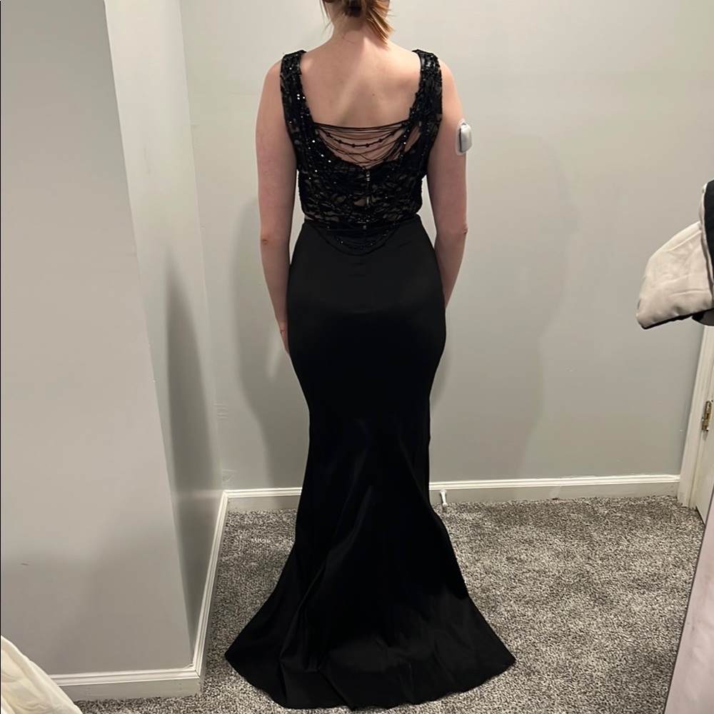 Elegant Vintage Black Lace Evening Gown